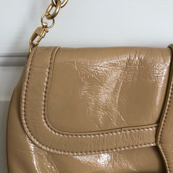 Cache patent shoulder bag - Picture 4 of 11